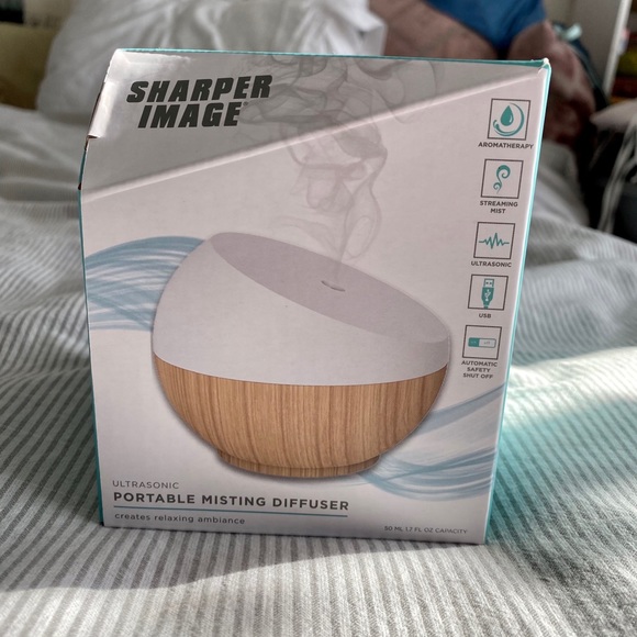 Sharper Image portable misting diffuser & Premium Essential Oils - Picture 2 of 12